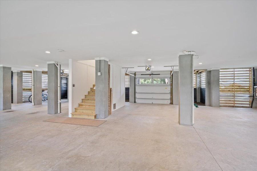 Spacious, unfurnished interior of a new home in , Johns Island (Image 22).