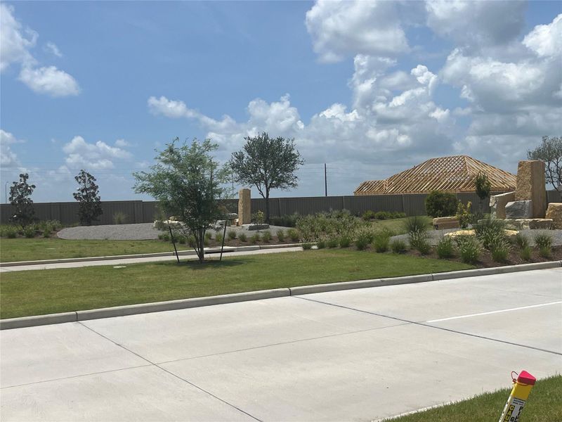 Community amenities in Creekhaven, Rosharon (Image 8).