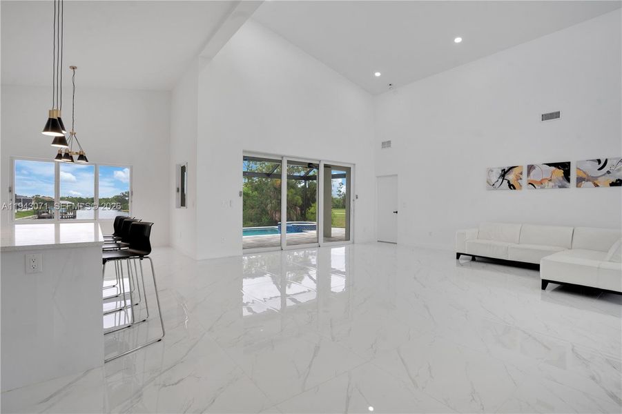 Spacious, unfurnished interior of a new home in , Cape Coral (Image 42).