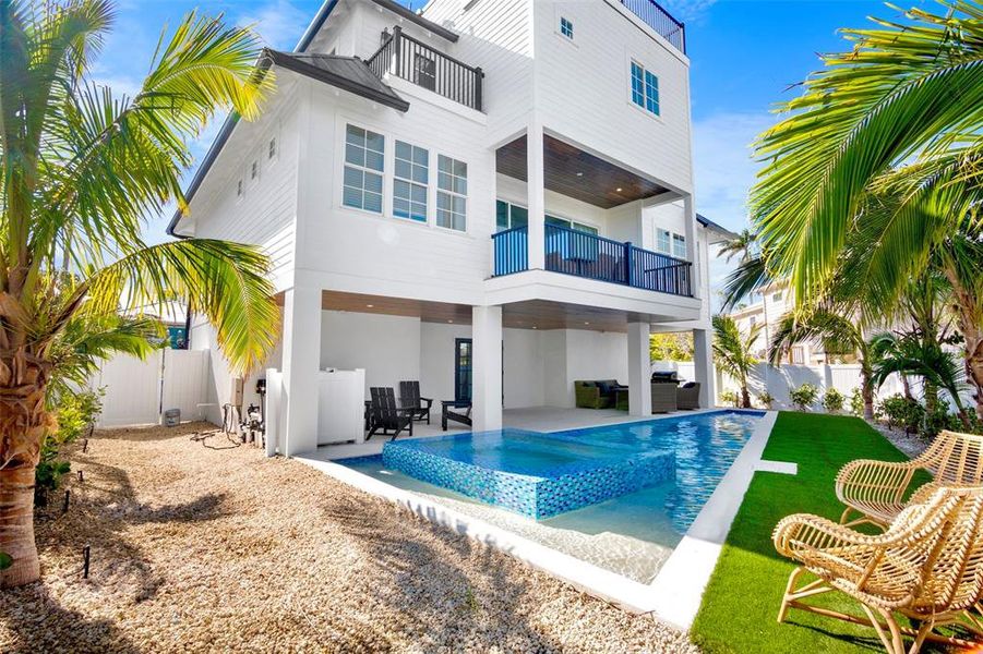 Exterior details and patio area of a home in , Holmes Beach (Image 24).