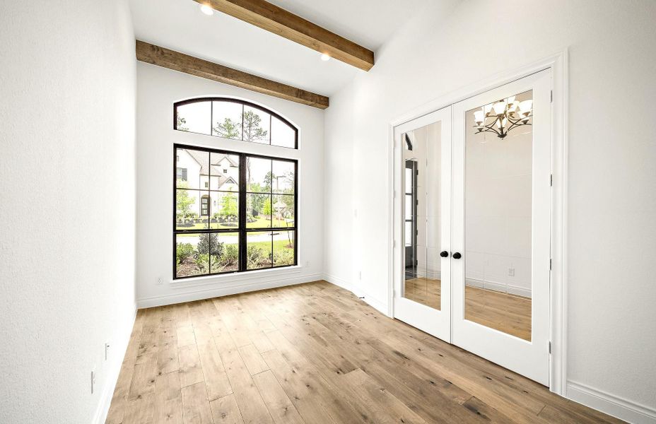Spacious, unfurnished interior of a new home in Bridgeland 60′, Cypress (Image 22).
