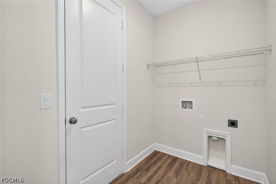 Spacious, unfurnished interior of a new home in Cape Coral, Cape Coral (Image 17).