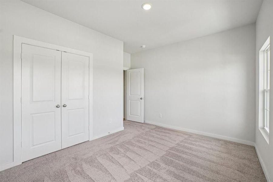 Spacious, unfurnished interior of a new home in Lone Oak, Alvarado (Image 34).