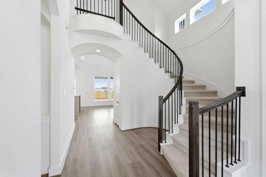 Spacious, unfurnished interior of a new home in Sunfield, Buda (Image 22). Spacious, unfurnished interior of a new home in Sunfield, Buda (Image 22).