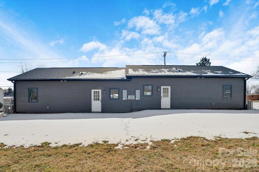 Exterior details and patio area of a home in , Statesville (Image 17).
