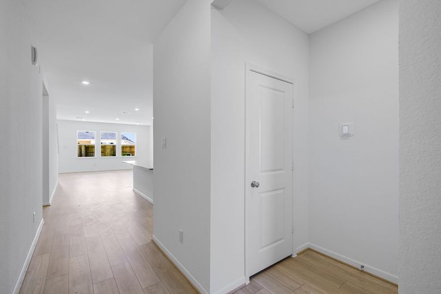 Spacious, unfurnished interior of a new home in Brookewater 45s, Rosenberg (Image 12).
