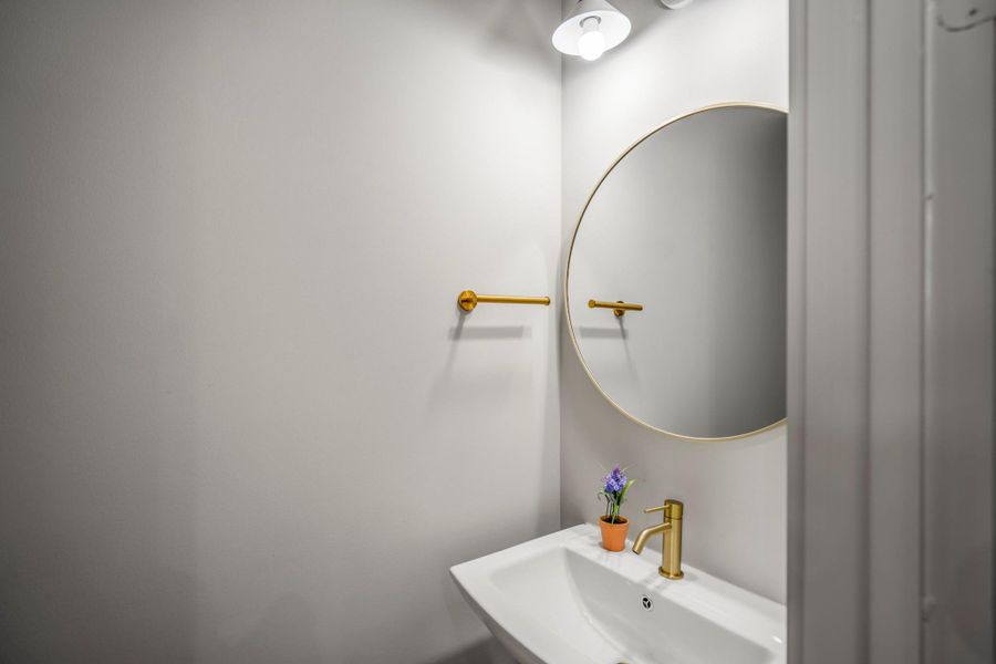 Image 38 of a home in .