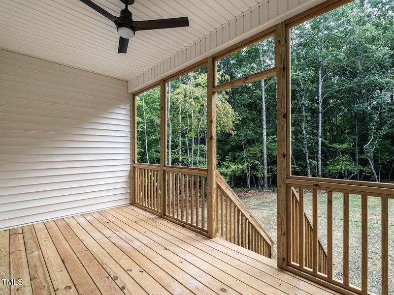 031-1280x960-screen-porch