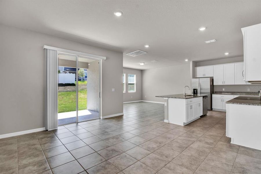 Spacious, unfurnished interior of a new home in , Clermont (Image 22).