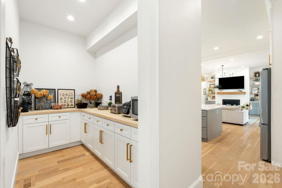 Furnished interior view inside a new home in , Rockwell (Image 25).