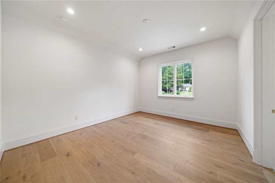 Spacious, unfurnished interior of a new home in , Atlanta (Image 50).
