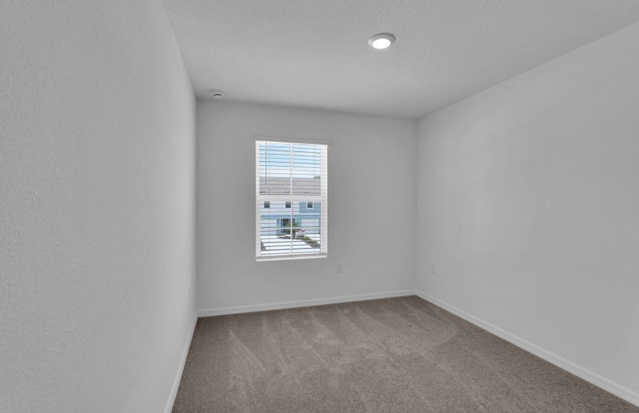 Spacious, unfurnished interior of a new home in Normandy Pines, Jacksonville (Image 18).