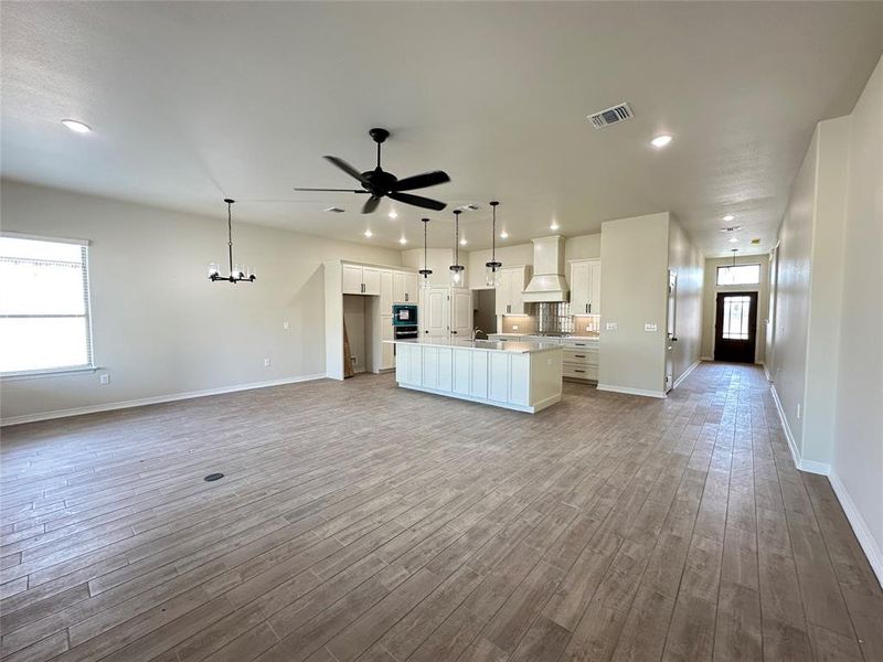 Spacious, unfurnished interior of a new home in , Lorena (Image 24).