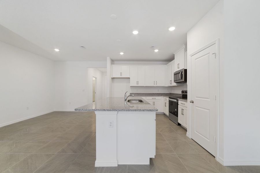 Furnished interior view inside a new home in Aulin Square, Oviedo (Image 7).