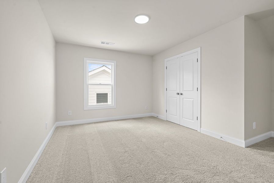 Representative unfurnished interior of a home built from the The Carter by The Providence Group in Aberdeen, Hoschton (Image 54).