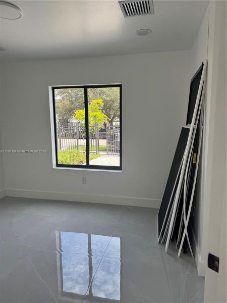 Image 20 of a home in .