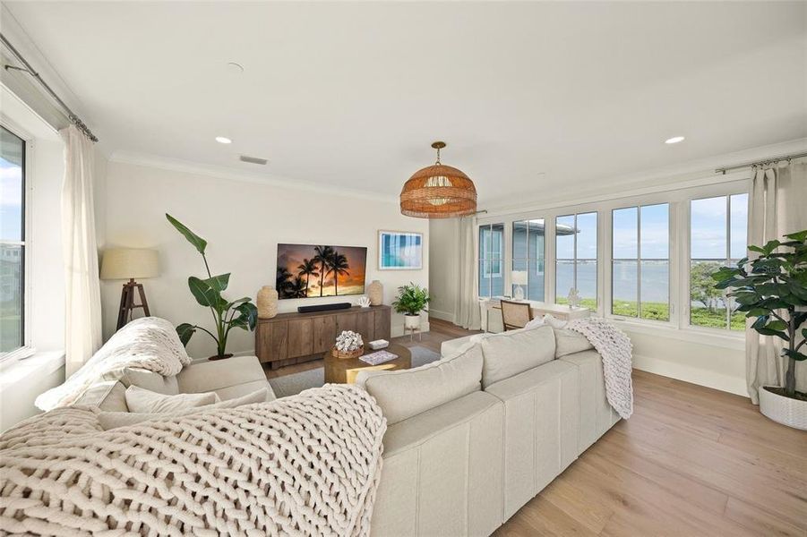 Furnished interior view inside a new home in , Bradenton (Image 15).