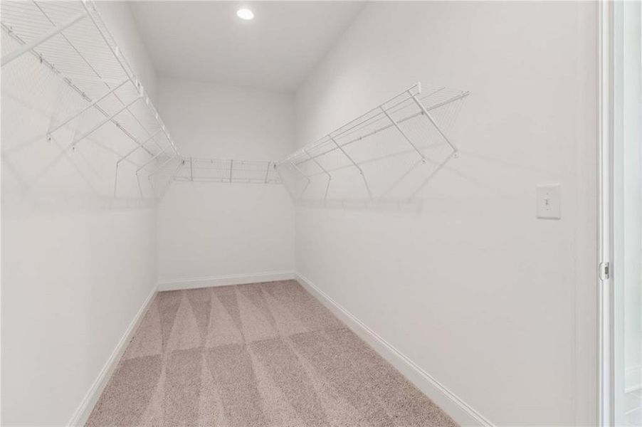 Spacious, unfurnished interior of a new home in East Harbor II at Chestatee, Dawsonville (Image 24).