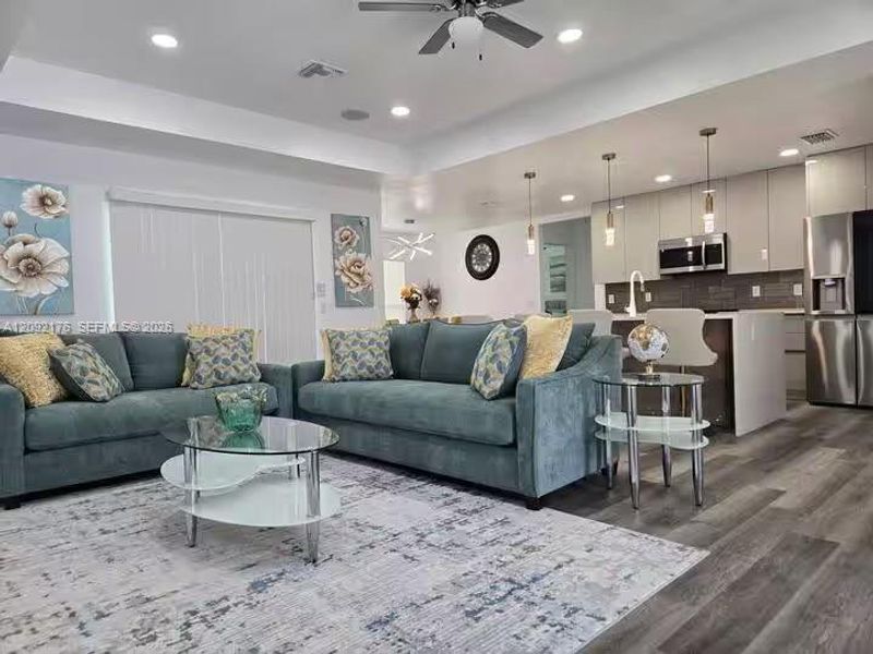 Furnished interior view inside a new home in , Cape Coral (Image 33). Furnished interior view inside a new home in , Cape Coral (Image 33).