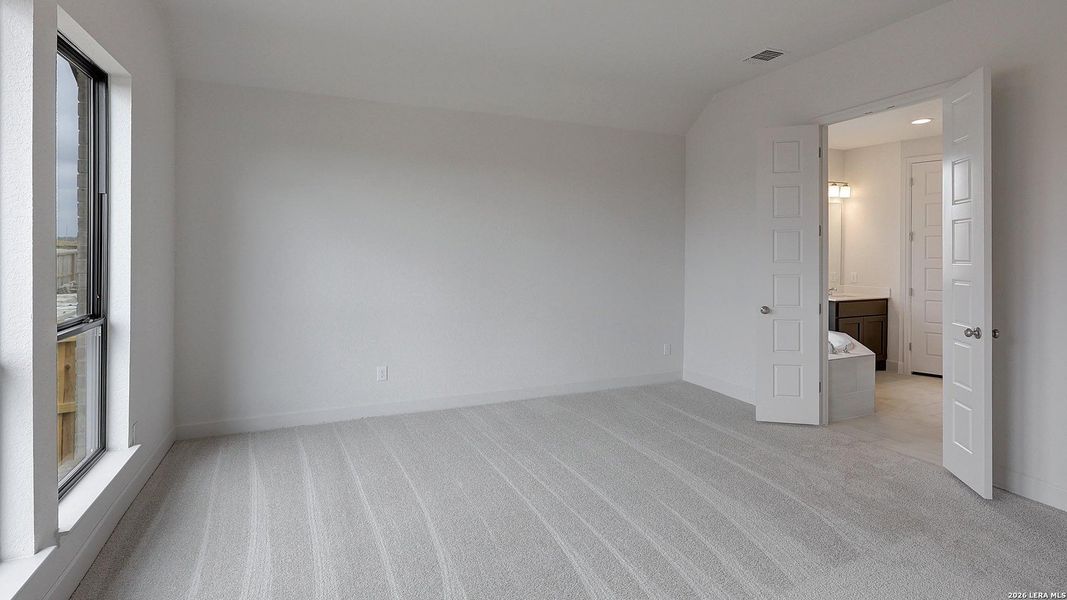 Spacious, unfurnished interior of a new home in , San Antonio (Image 15).