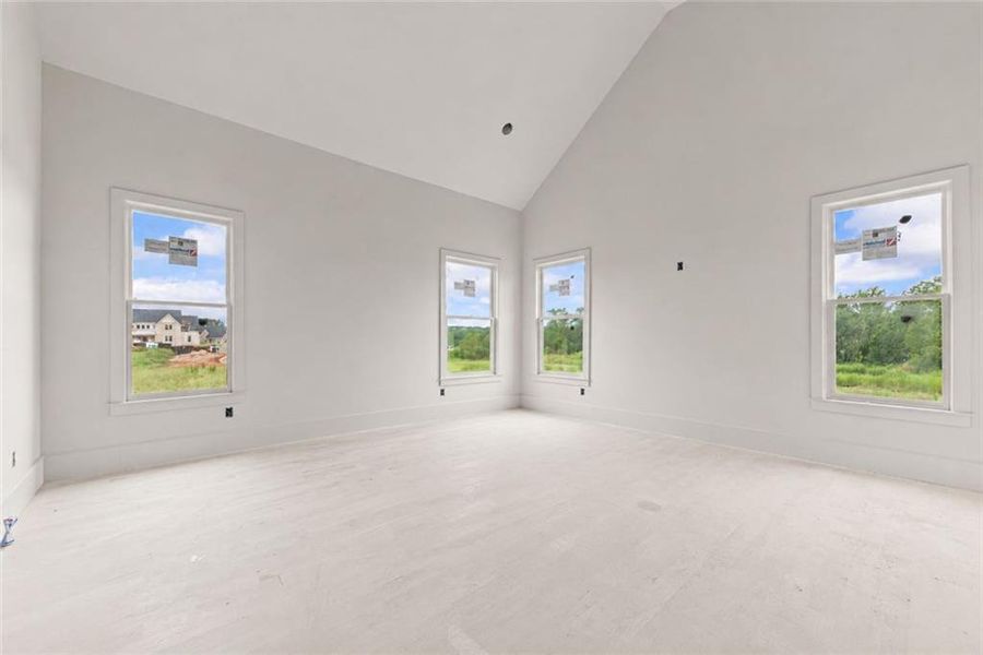 Spacious, unfurnished interior of a new home in , Bogart (Image 8).