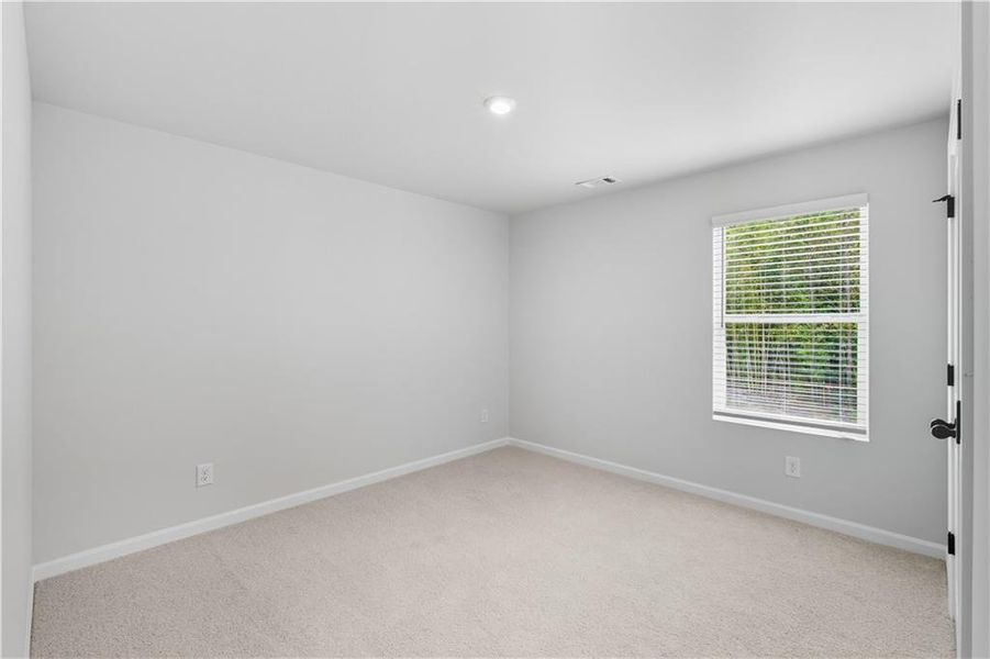 Spacious, unfurnished interior of a new home in Meadow Pines, Dallas (Image 7).