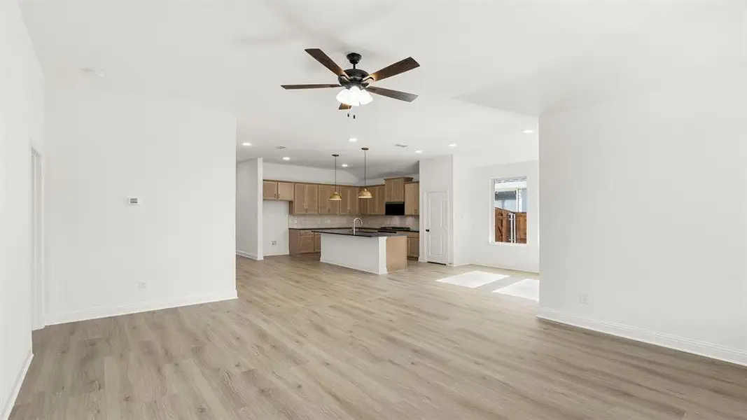 15. 2419 Liberty - Family (2)