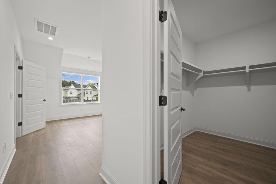 Spacious, unfurnished interior of a new home in , Johns Island (Image 34).