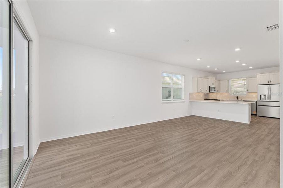 Spacious, unfurnished interior of a new home in , Ocala (Image 37).