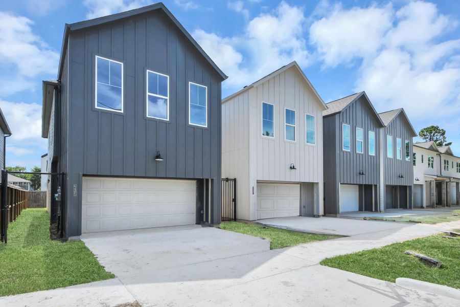 Welcome to Goforth Villas, an exclusive new-construction community featuring seven thoughtfully designed homes in Houston’s University Area.
