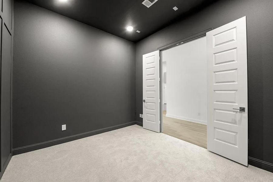 Spacious, unfurnished interior of a new home in Wolf Ranch South Fork, Georgetown (Image 17).