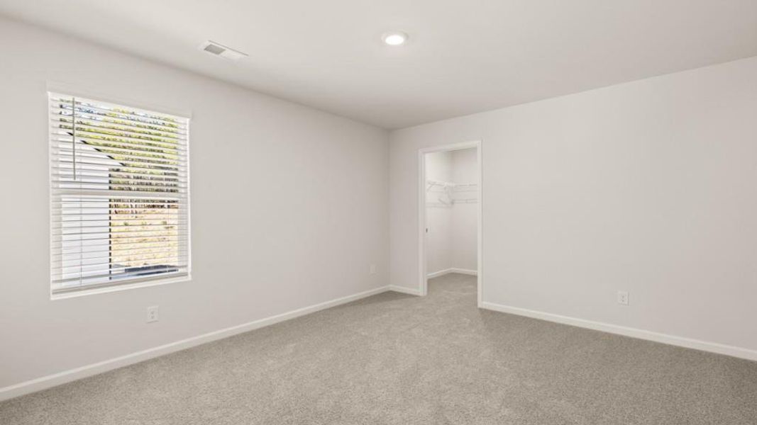 Spacious, unfurnished interior of a new home in Northwoods at Mirror Lake, Villa Rica (Image 25).