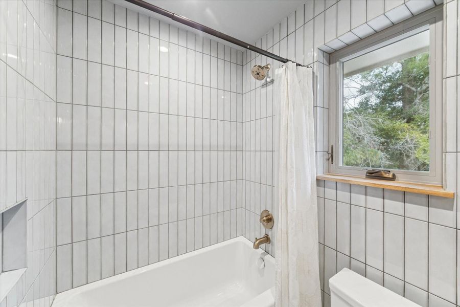 Image 40 of a home in .