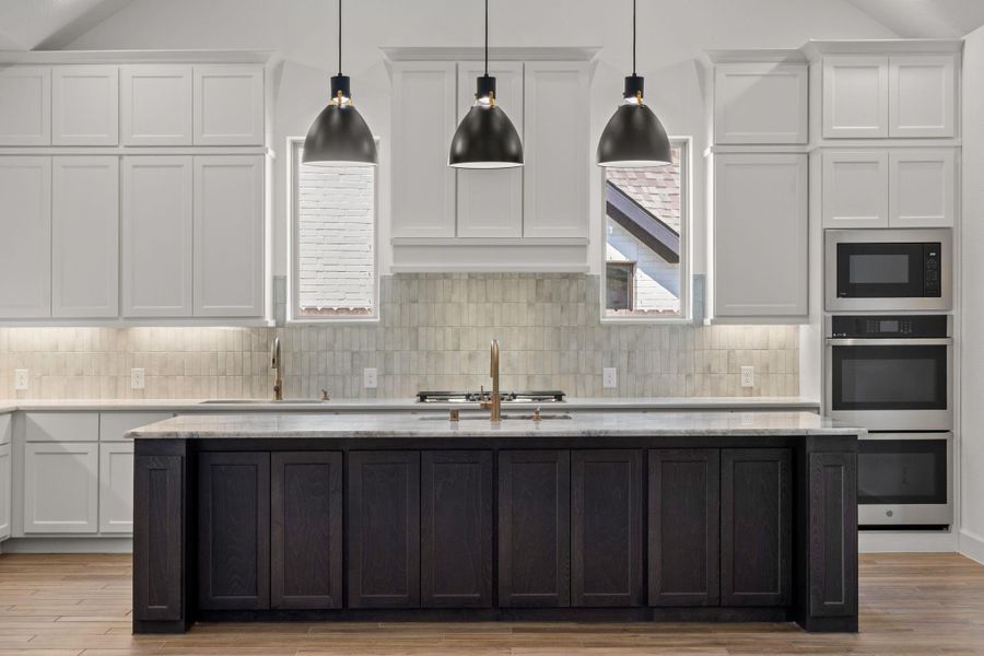 Furnished interior view inside a new home in Riceland 70', Mont Belvieu (Image 3).