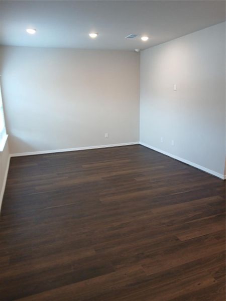 Spacious, unfurnished interior of a new home in , Houston (Image 7).