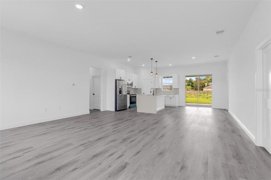 Spacious, unfurnished interior of a new home in , Ocala (Image 16).