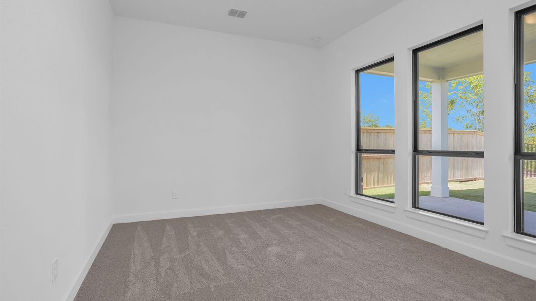 Spacious, unfurnished interior of a new home in Fulshear Lakes 80', Fulshear (Image 19).