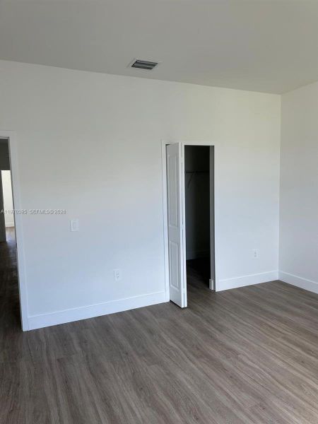 Spacious, unfurnished interior of a new home in , Homestead (Image 4).