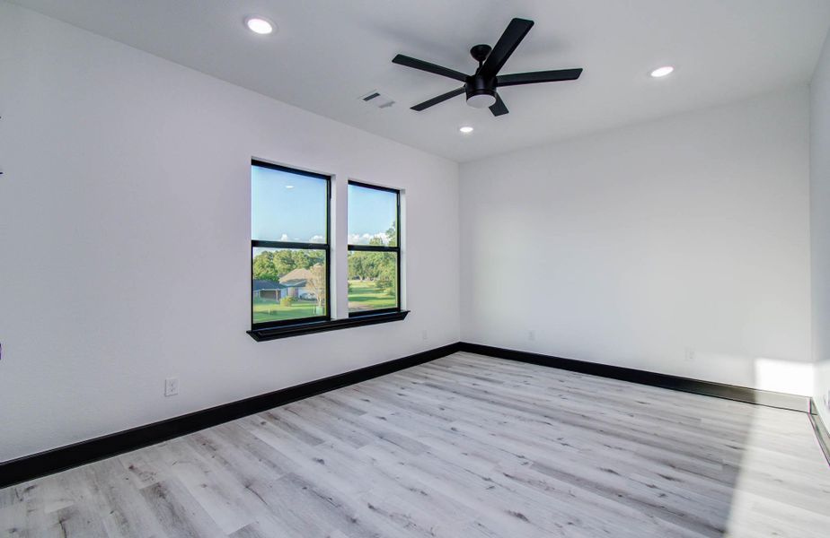 Spacious, unfurnished interior of a new home in , Trinity (Image 19).