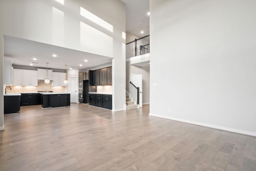 Spacious, unfurnished interior of a new home in Sienna 45', 50', Missouri City (Image 19). Spacious, unfurnished interior of a new home in Sienna 45', 50', Missouri City (Image 19).