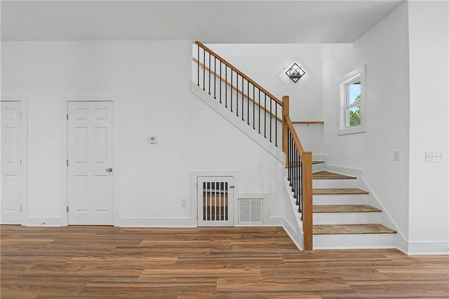 Spacious, unfurnished interior of a new home in , Atlanta (Image 38).