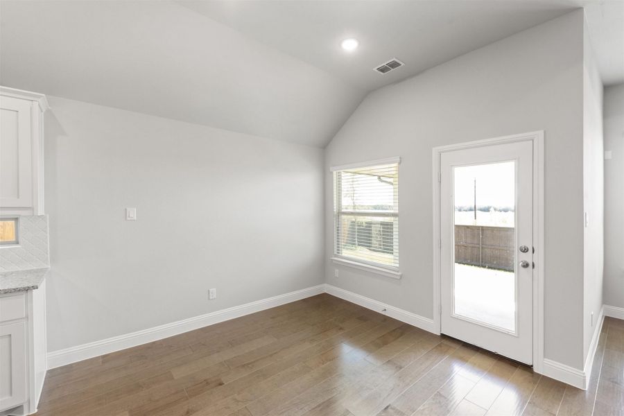 Spacious, unfurnished interior of a new home in Keeneland, Aubrey (Image 22).