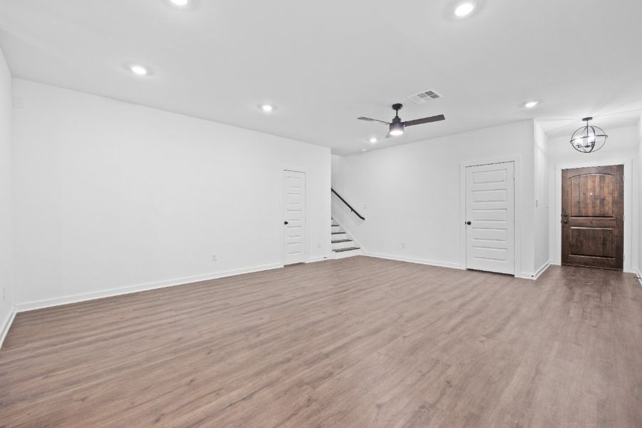 Spacious, unfurnished interior of a new home in Glendale Lakes, Rosharon (Image 17). Spacious, unfurnished interior of a new home in Glendale Lakes, Rosharon (Image 17).