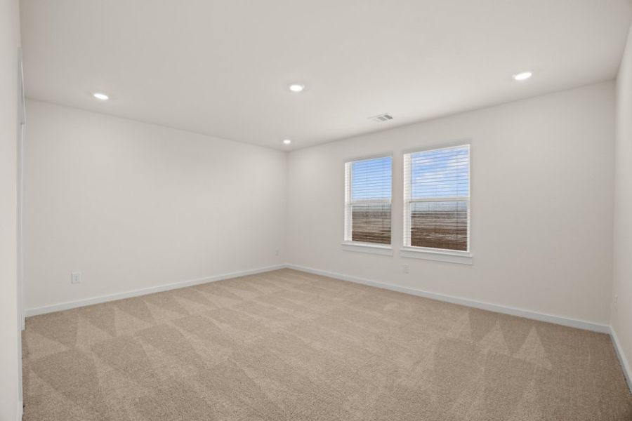 Spacious, unfurnished interior of a new home in Creekhaven, Rosharon (Image 30).