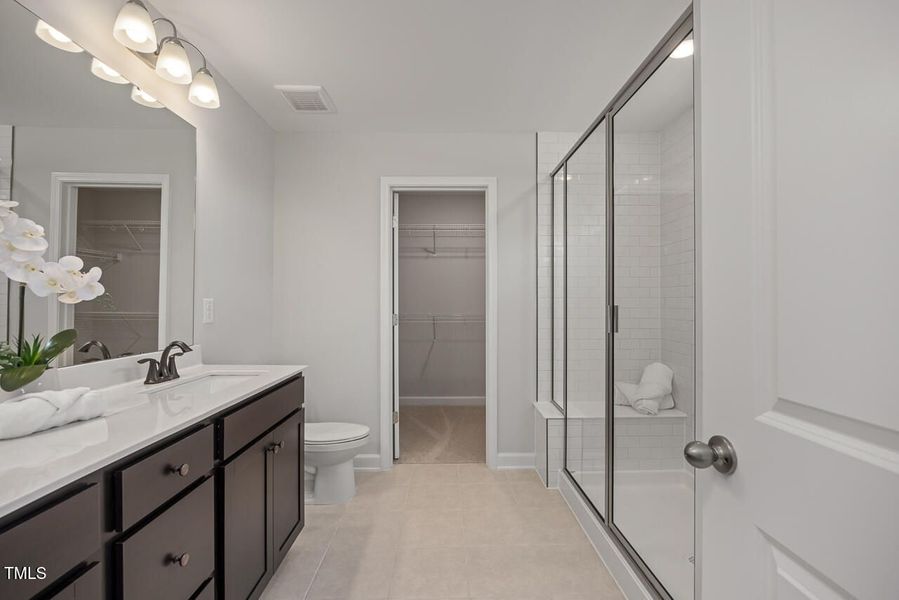 Furnished interior view inside a new home in Wellers Knoll, Lillington (Image 75). Furnished interior view inside a new home in Wellers Knoll, Lillington (Image 75).