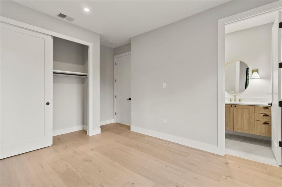 Spacious, unfurnished interior of a new home in College Park, Orlando (Image 20). Spacious, unfurnished interior of a new home in College Park, Orlando (Image 20).