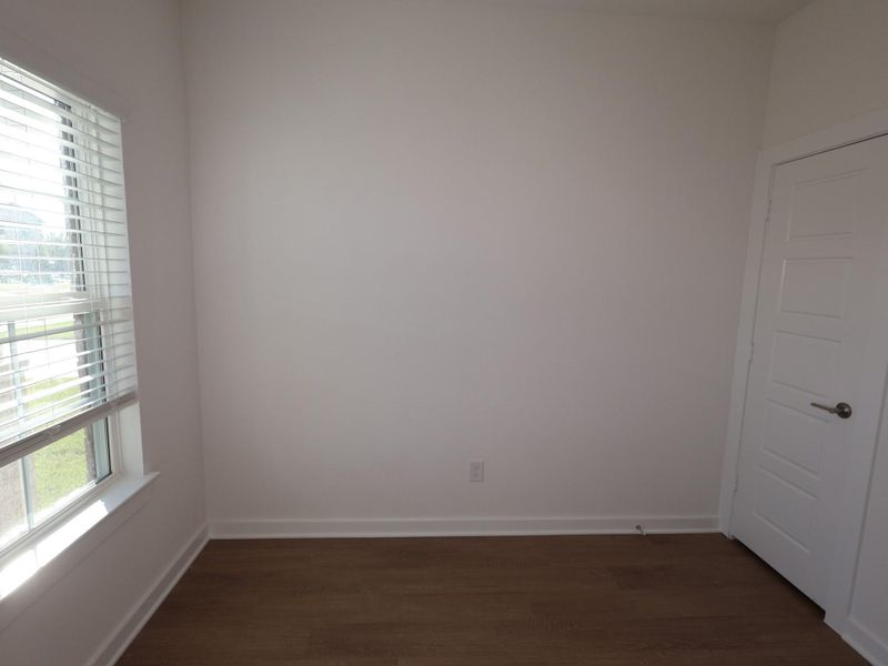 Spacious, unfurnished interior of a new home in Miller's Pond, Rosenberg (Image 38).
