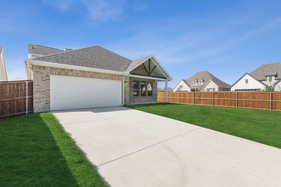Representative exterior details of a home built from the Dove by Centre Living Homes in Dove Hollow, Waxahachie (Image 3).