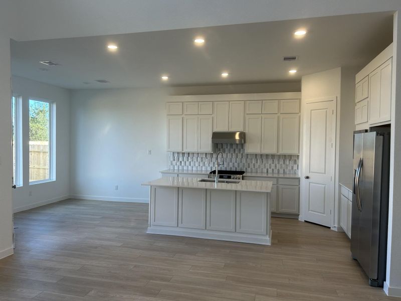 **Photos are a representation of the floor plan. This is not the actual homesite.**