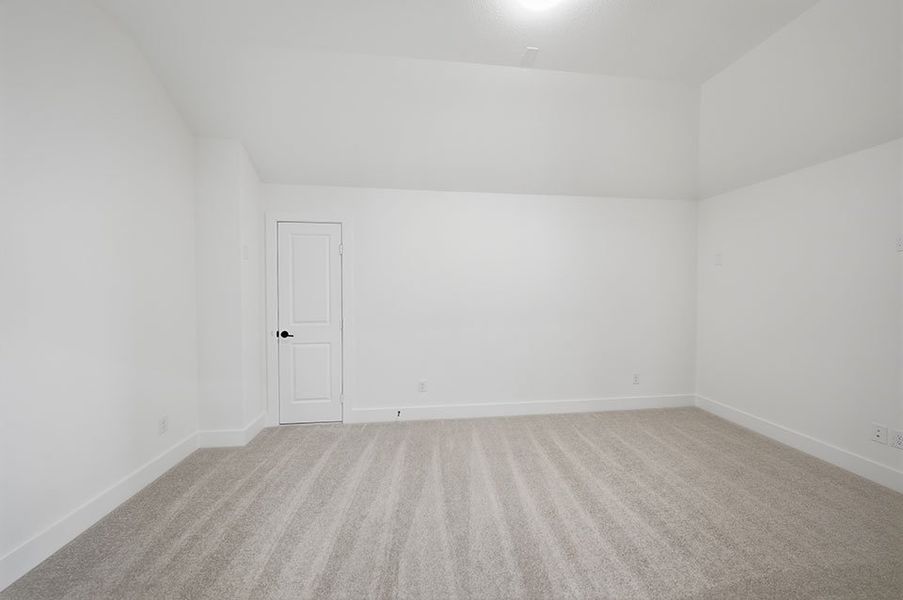 Spacious, unfurnished interior of a new home in Brookhollow West, Prosper (Image 37).